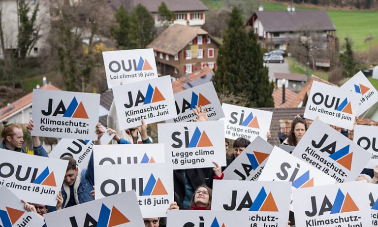 SCHWEIZ JA KAMPAGNE KLIMASCHUTZ GESETZ